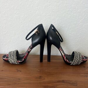 NEW Tory Burch Navy White Sandals Pumps Heels 7.5 7 1/2 shoes